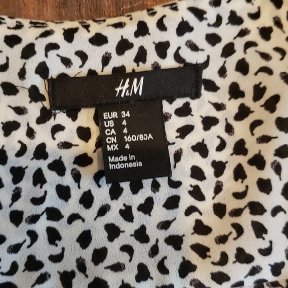 H&M blouse - Picture 2 of 3